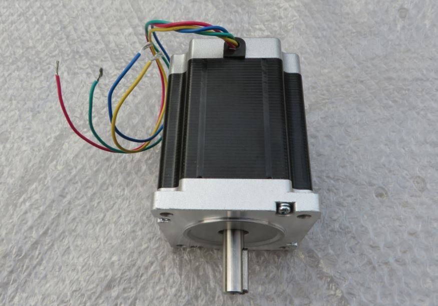 多臺(tái)步進(jìn)電機(jī)可以用一個(gè)驅(qū)動(dòng)器控制嗎？